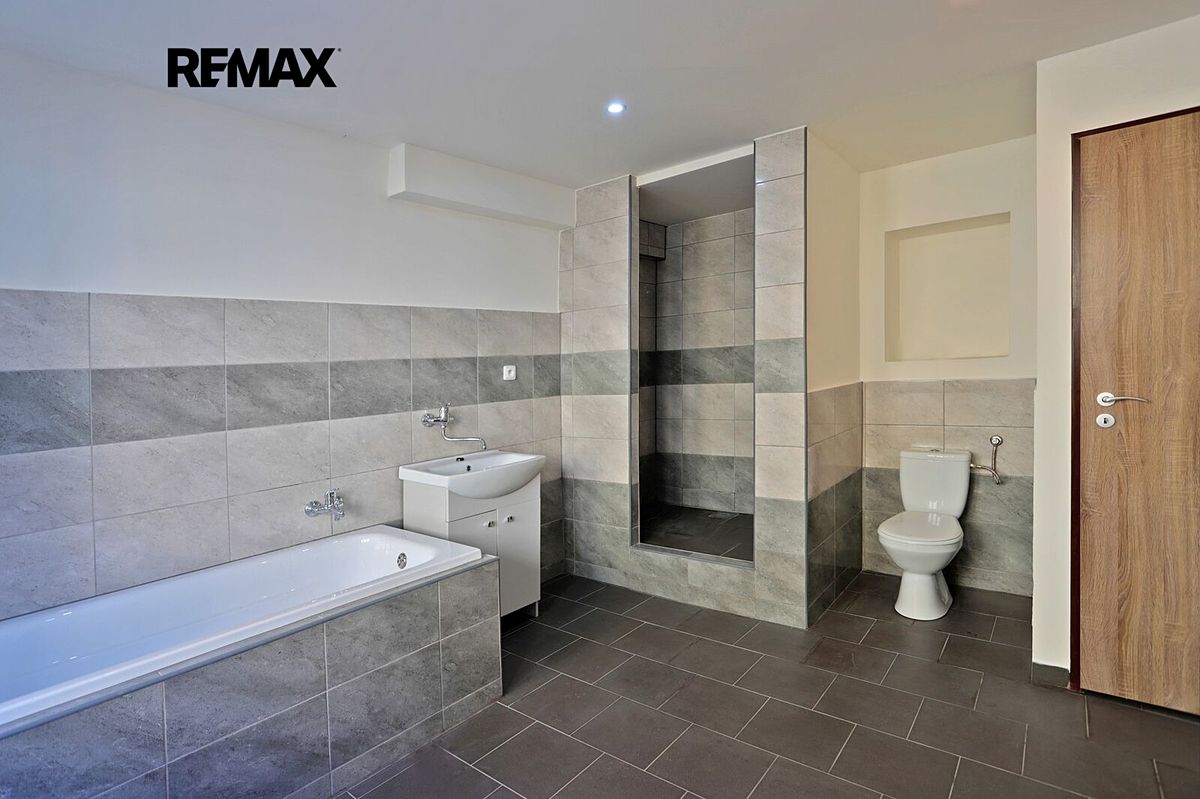 Prodej rodinného domu 200 m², pozemek 213 m²